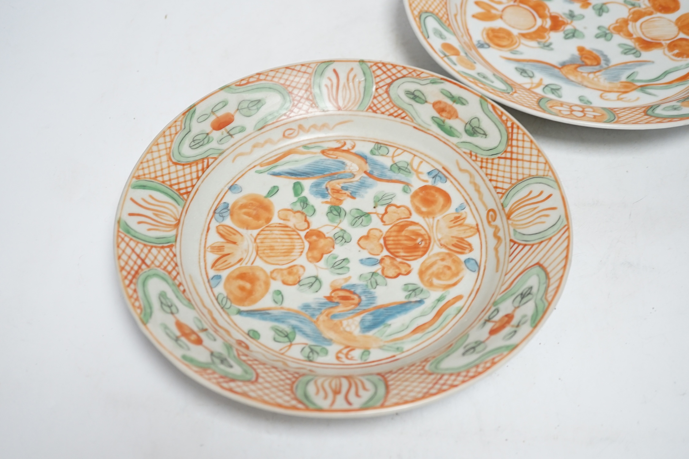 A pair of Chinese Swatow enamelled porcelain plates, late 16th century, 24cm